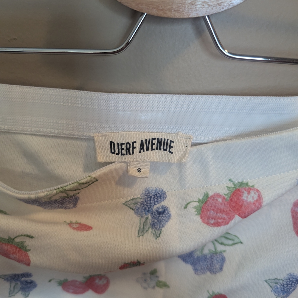 Djerf Avenue White Top with Fruit Design